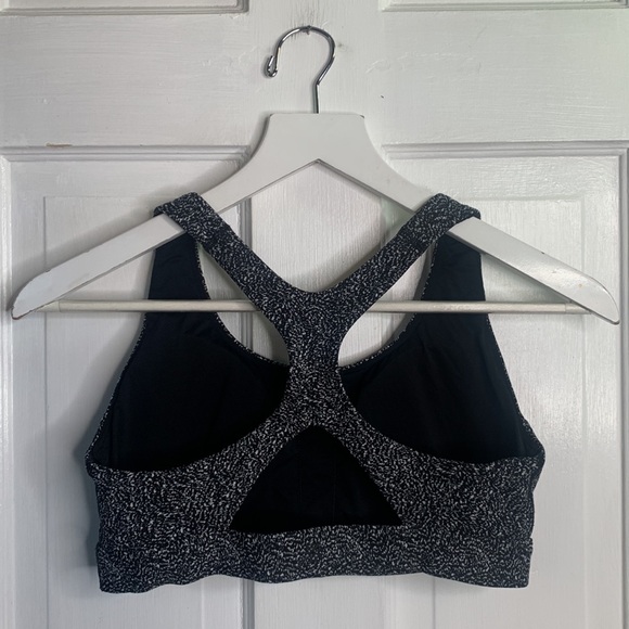 Athleta Ultimate Textured Sports Bra in Static Black /White W-874 Sz M - Picture 5 of 8